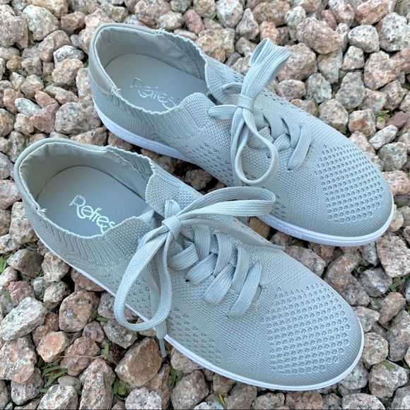 New in Box Grey Gray Lightweight Breathable Athletic Sneakers Tennis Shoes - Picture 4 of 8